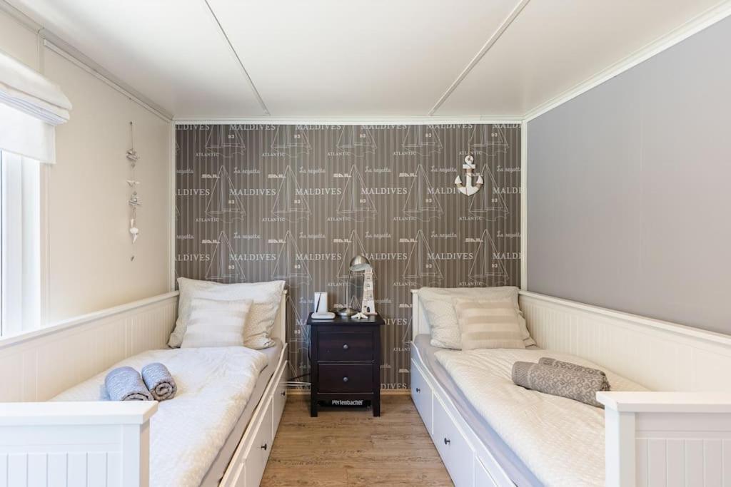 Ocarujuci Houseboat Na Dunaji Bratislava Exterior photo